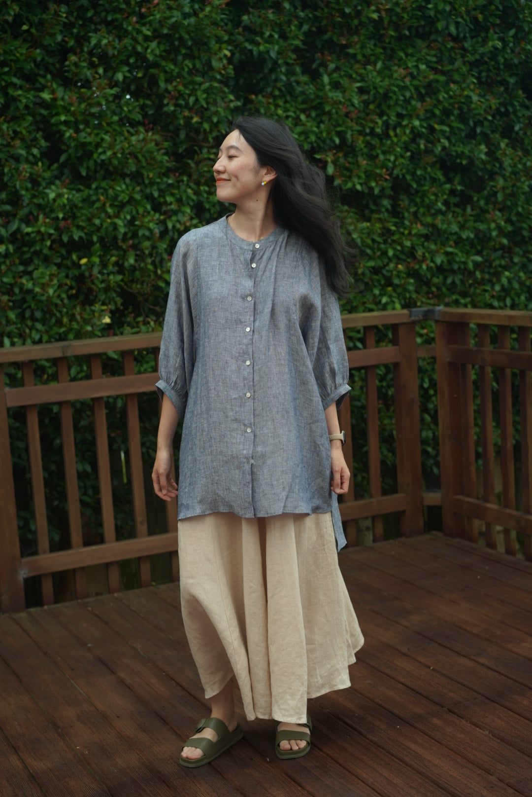 Balloon sleeve shirt in blue-grey, 100% linen