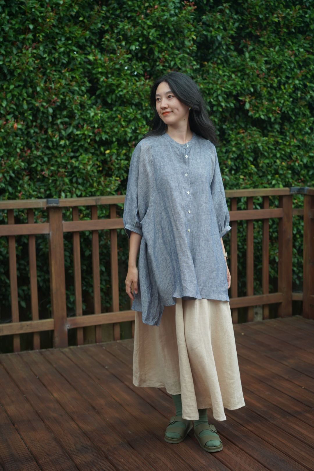 Balloon sleeve shirt in blue-grey, 100% linen