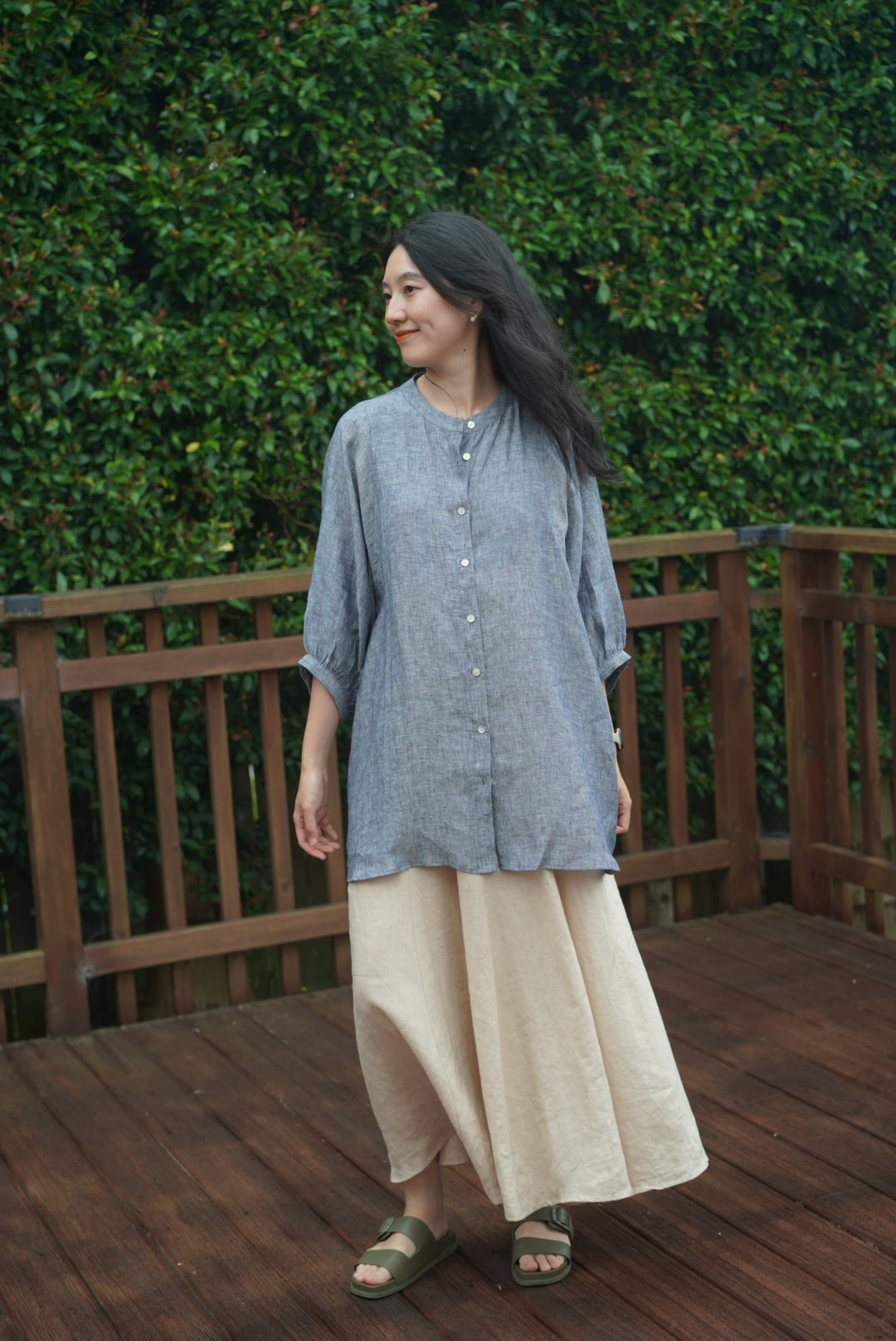 Balloon sleeve shirt in blue-grey, 100% linen