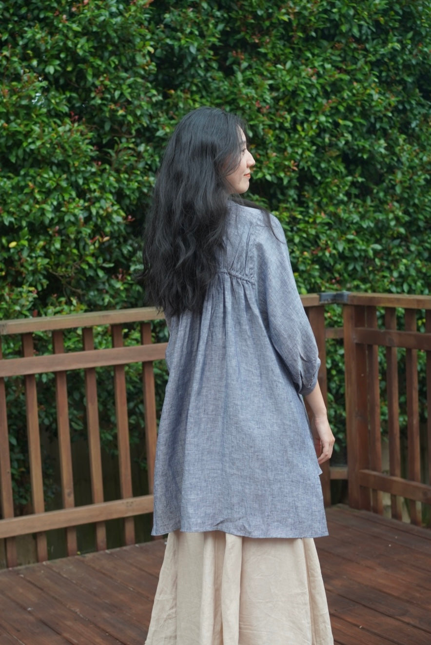 Balloon sleeve shirt in blue-grey, 100% linen