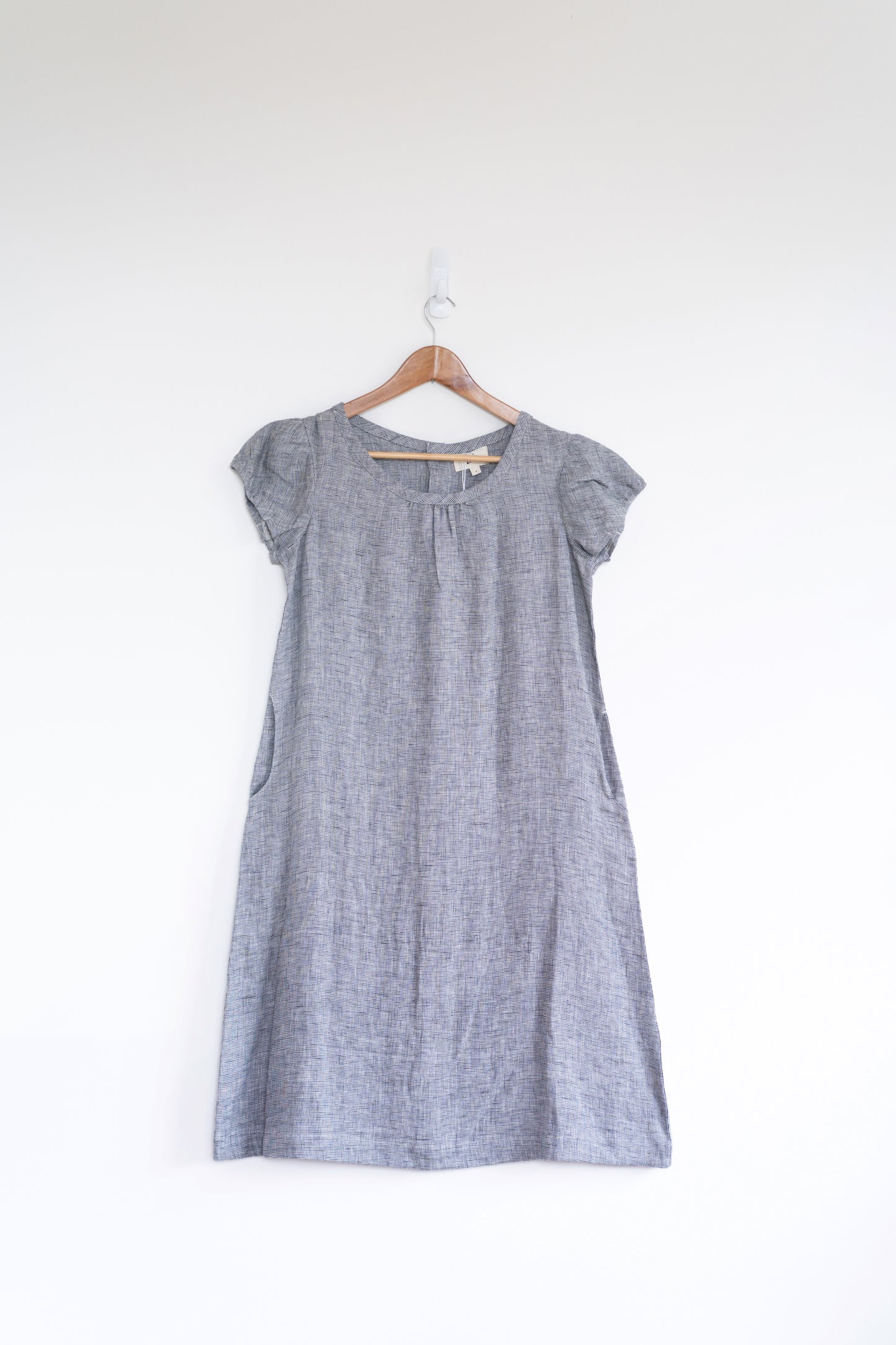 Short sleeve A-line dress in black houndstooth, 100% linen