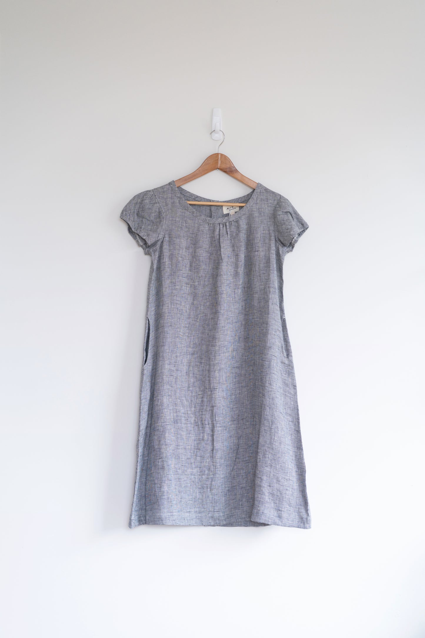 Short sleeve A-line dress in black houndstooth, 100% linen