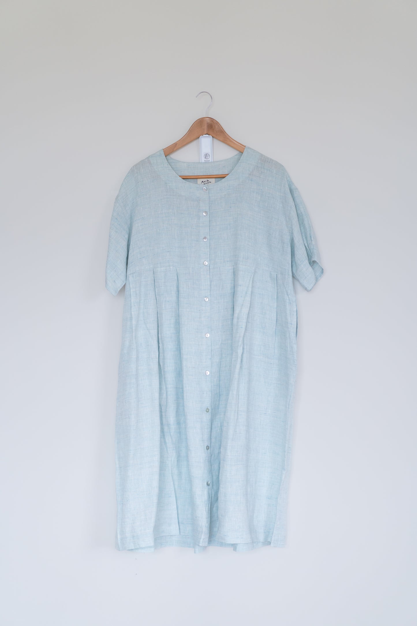 Pleated buttoned tee dress in mixed mint, 100% linen