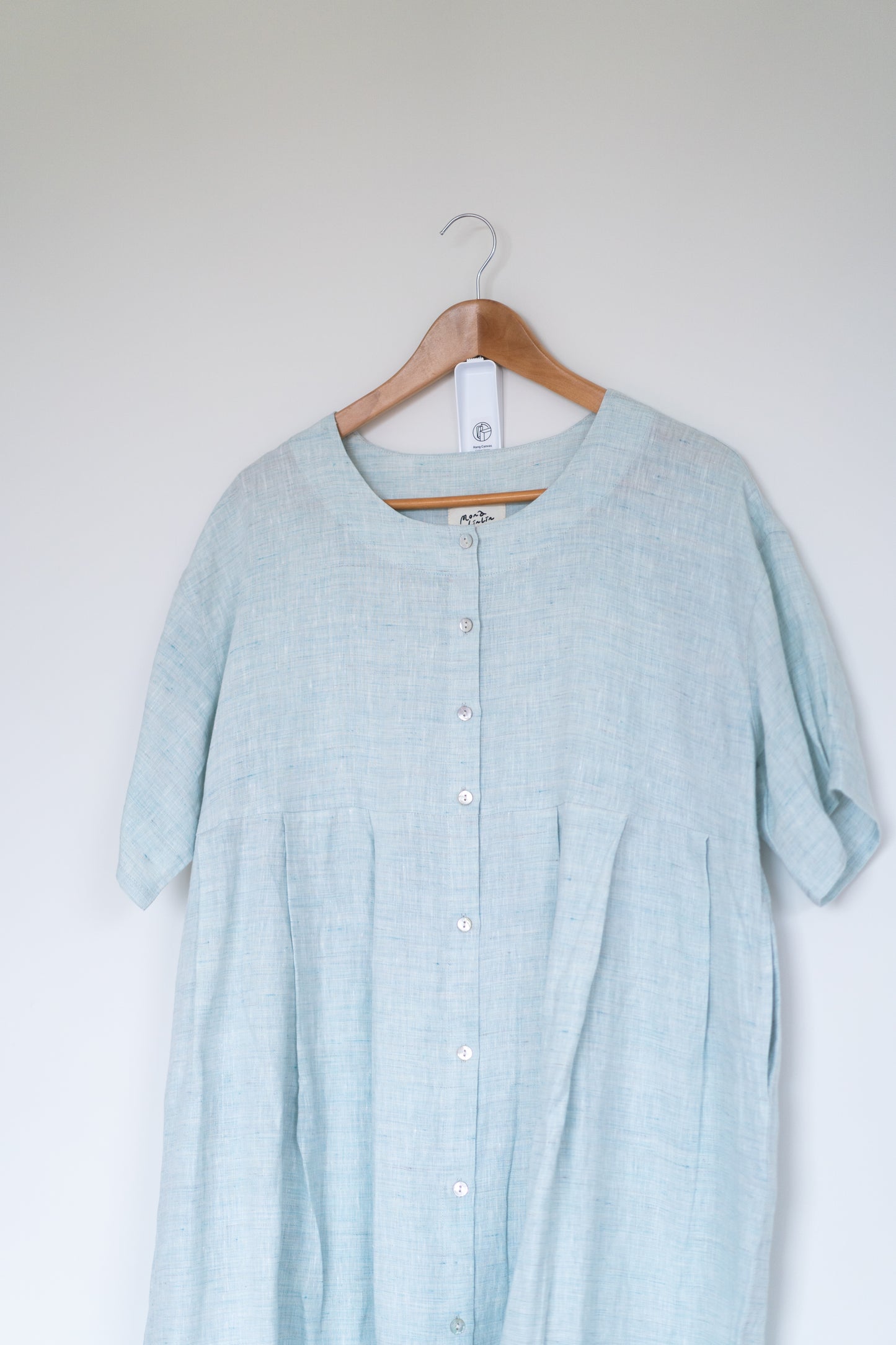 Pleated buttoned tee dress in mixed mint, 100% linen