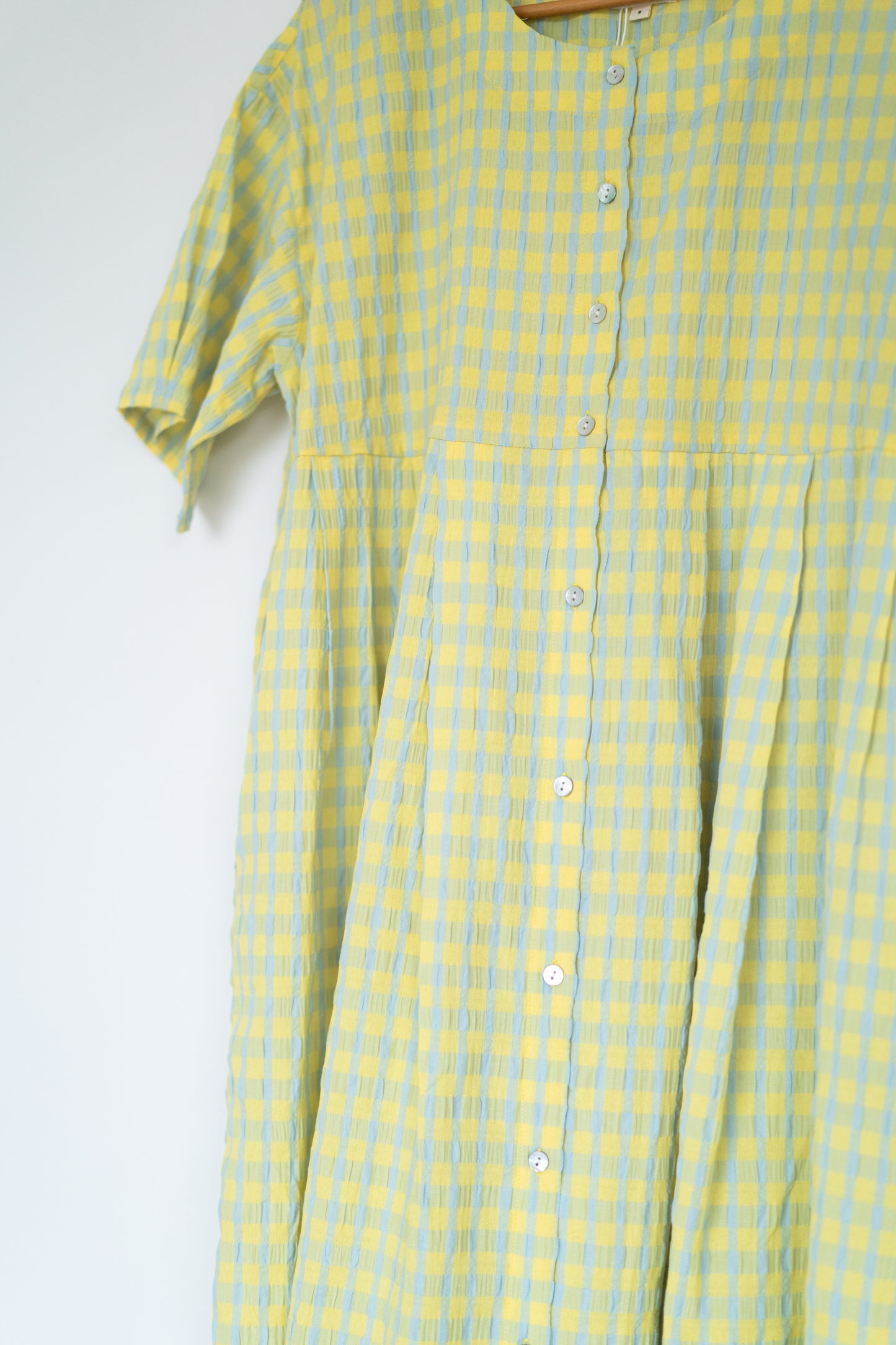 Pleated buttoned tee dress in seersucker green, 100% linen