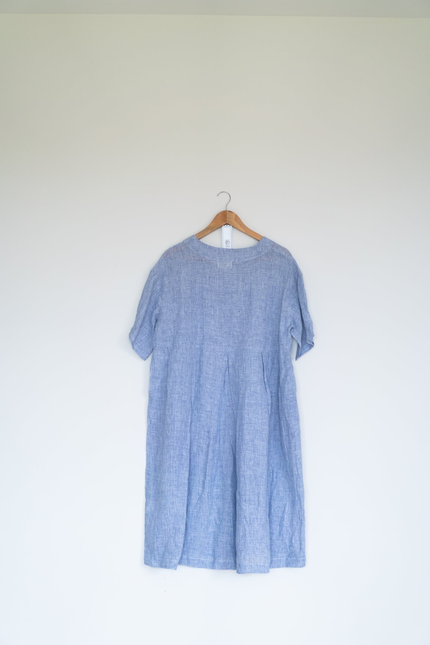 Pleated buttoned tee dress in blue houndstooth, 100% linen