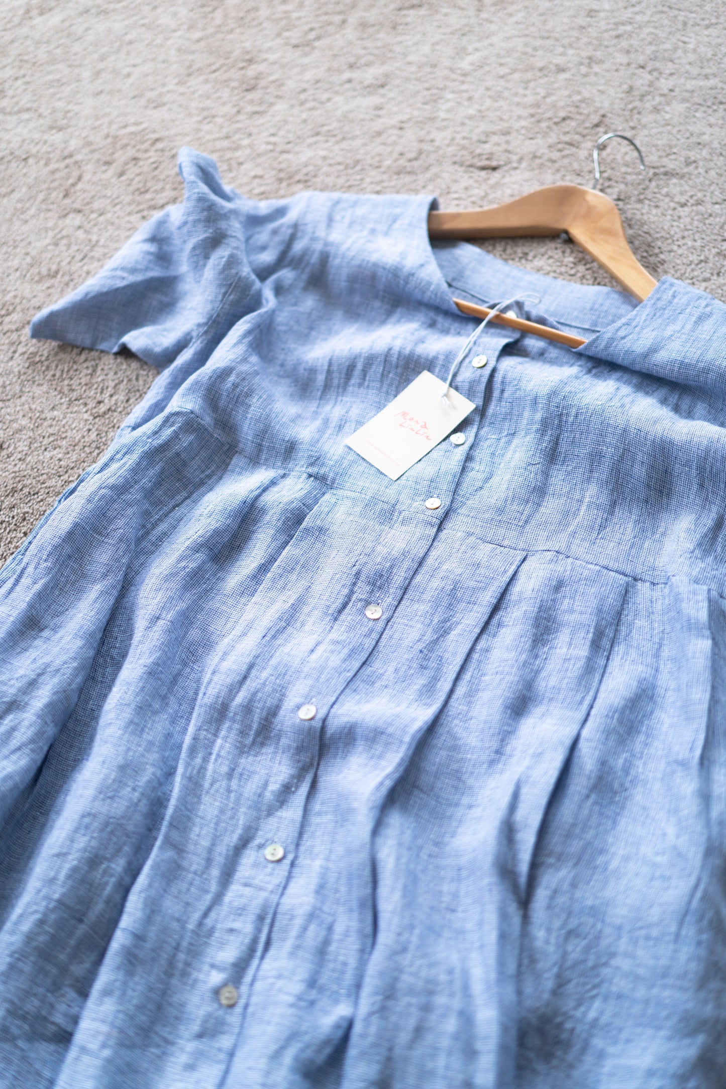 Pleated buttoned tee dress in blue houndstooth, 100% linen