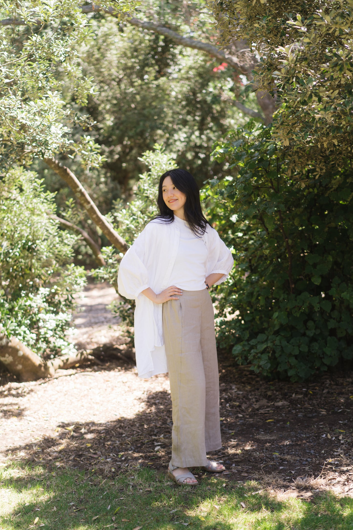 Balloon sleeve shirt in white, 100% linen