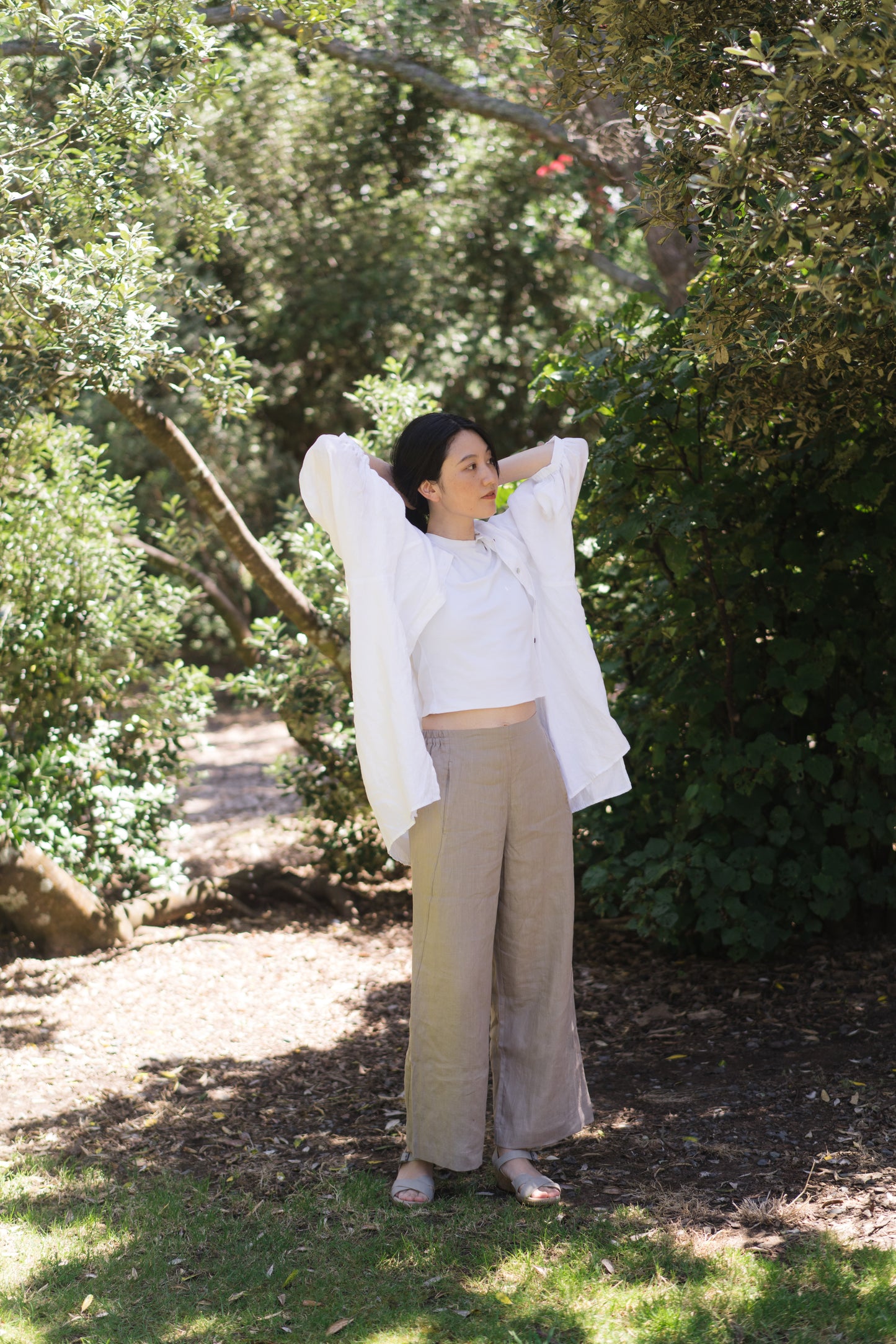 Balloon sleeve shirt in white, 100% linen