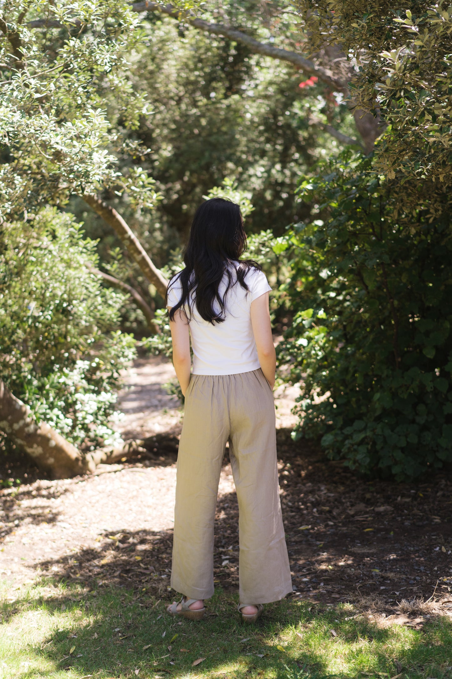 Stretchy wide leg pants in natural, 100% linen