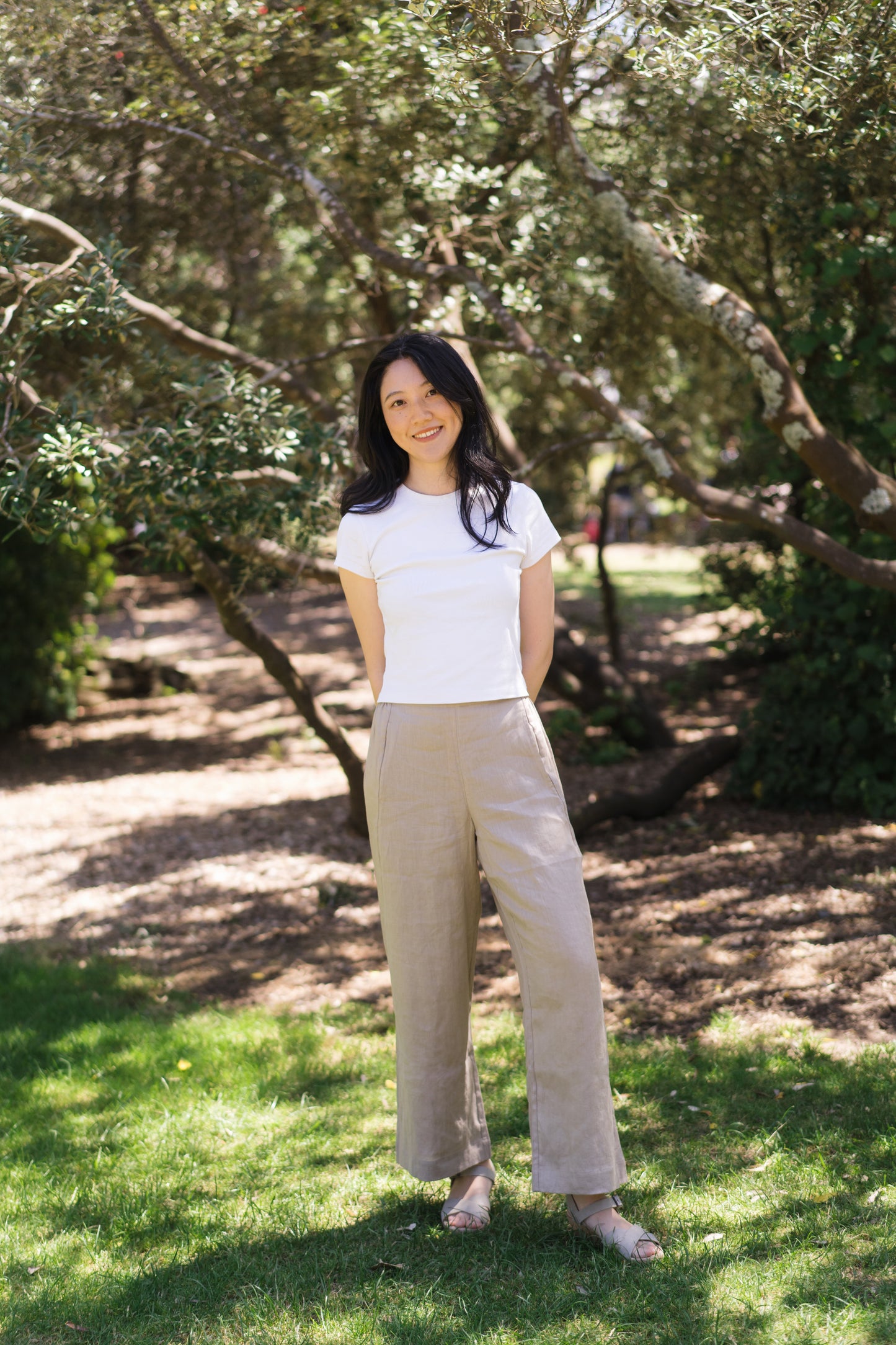 Stretchy wide leg pants in natural, 100% linen