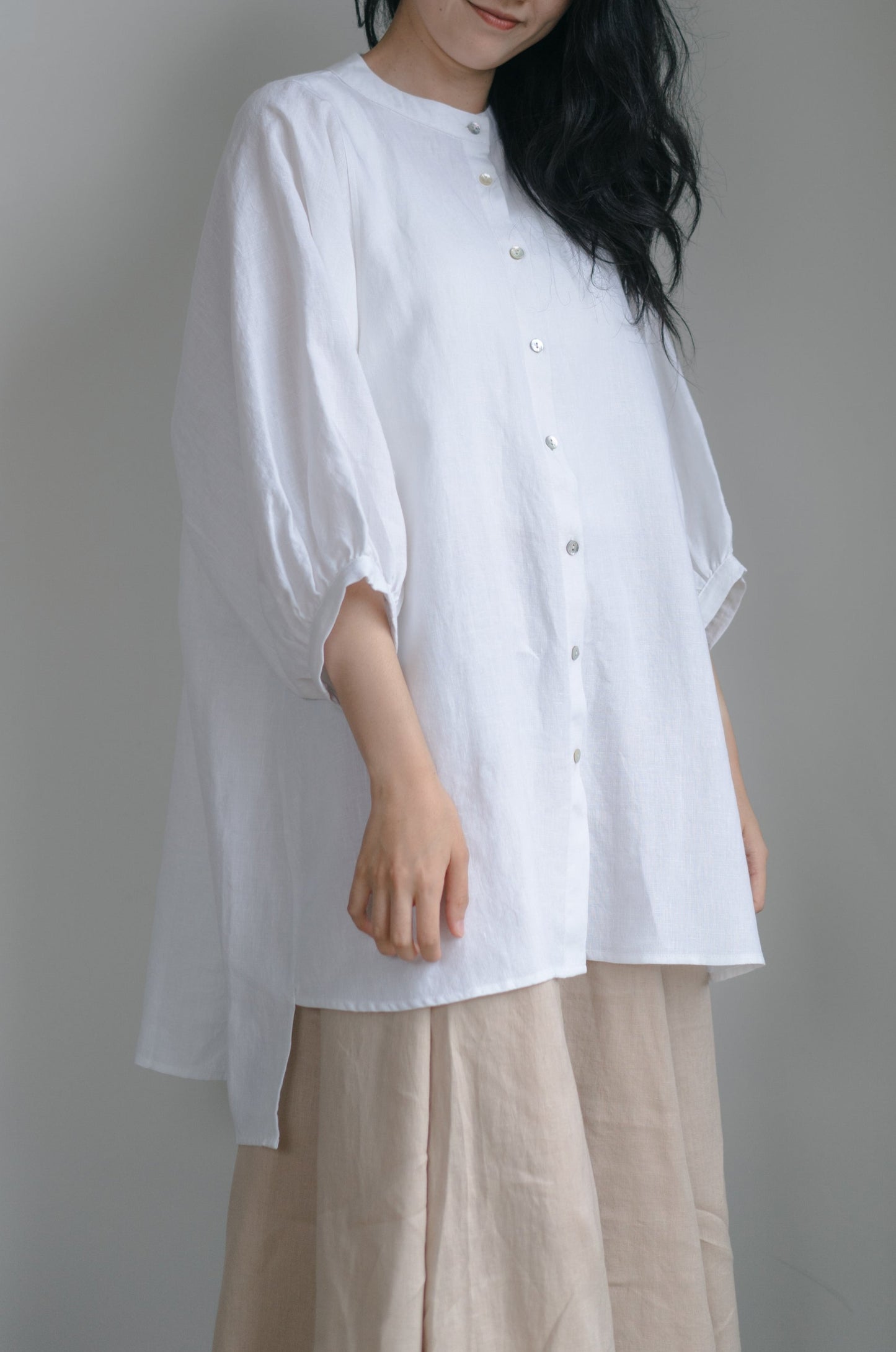 Balloon sleeve shirt in white, 100% linen