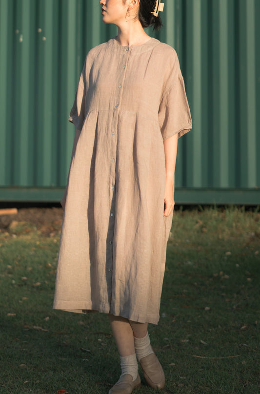 Pleated buttoned tee dress in natural linen