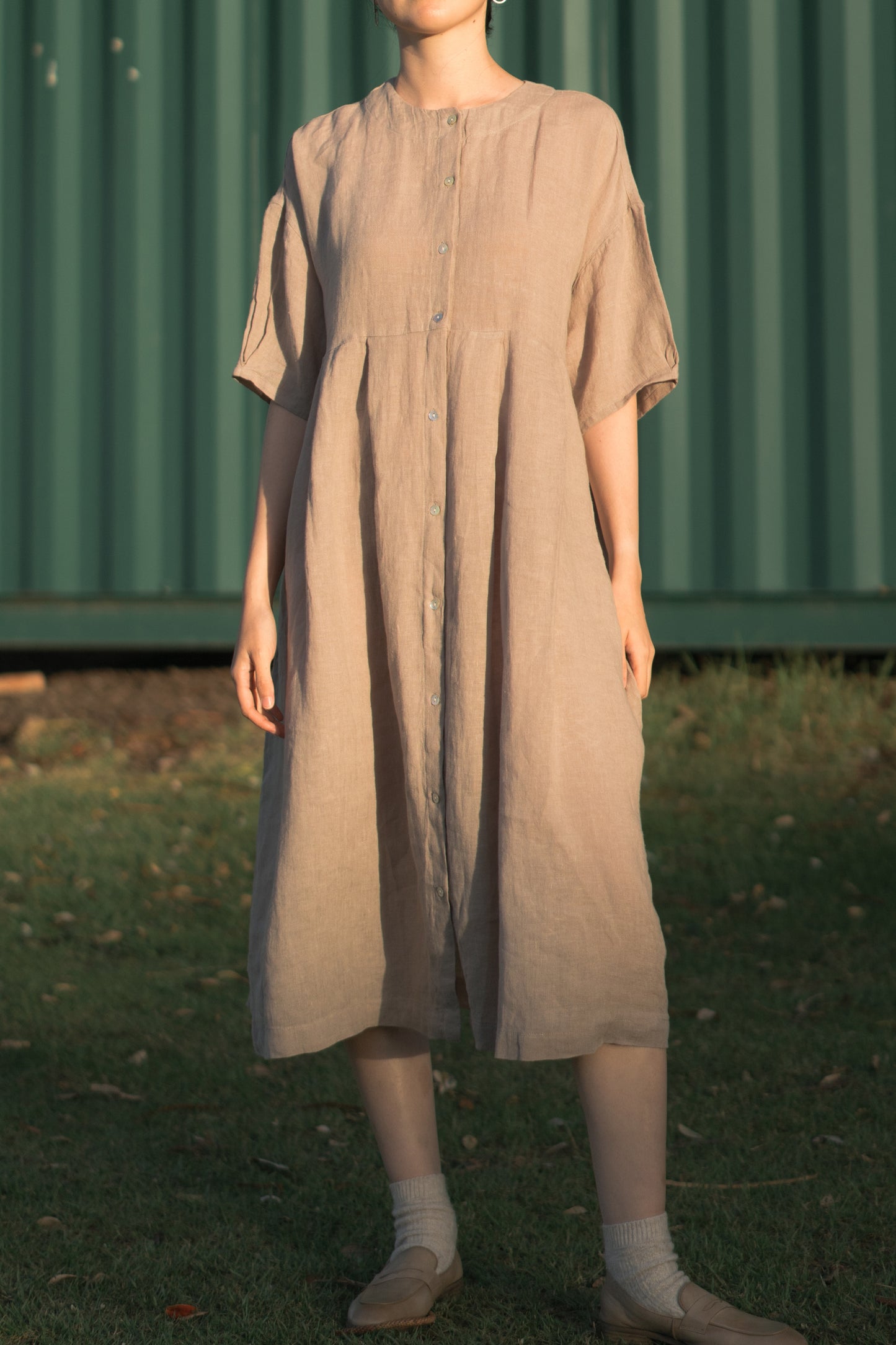 Pleated buttoned tee dress in natural, 100% linen