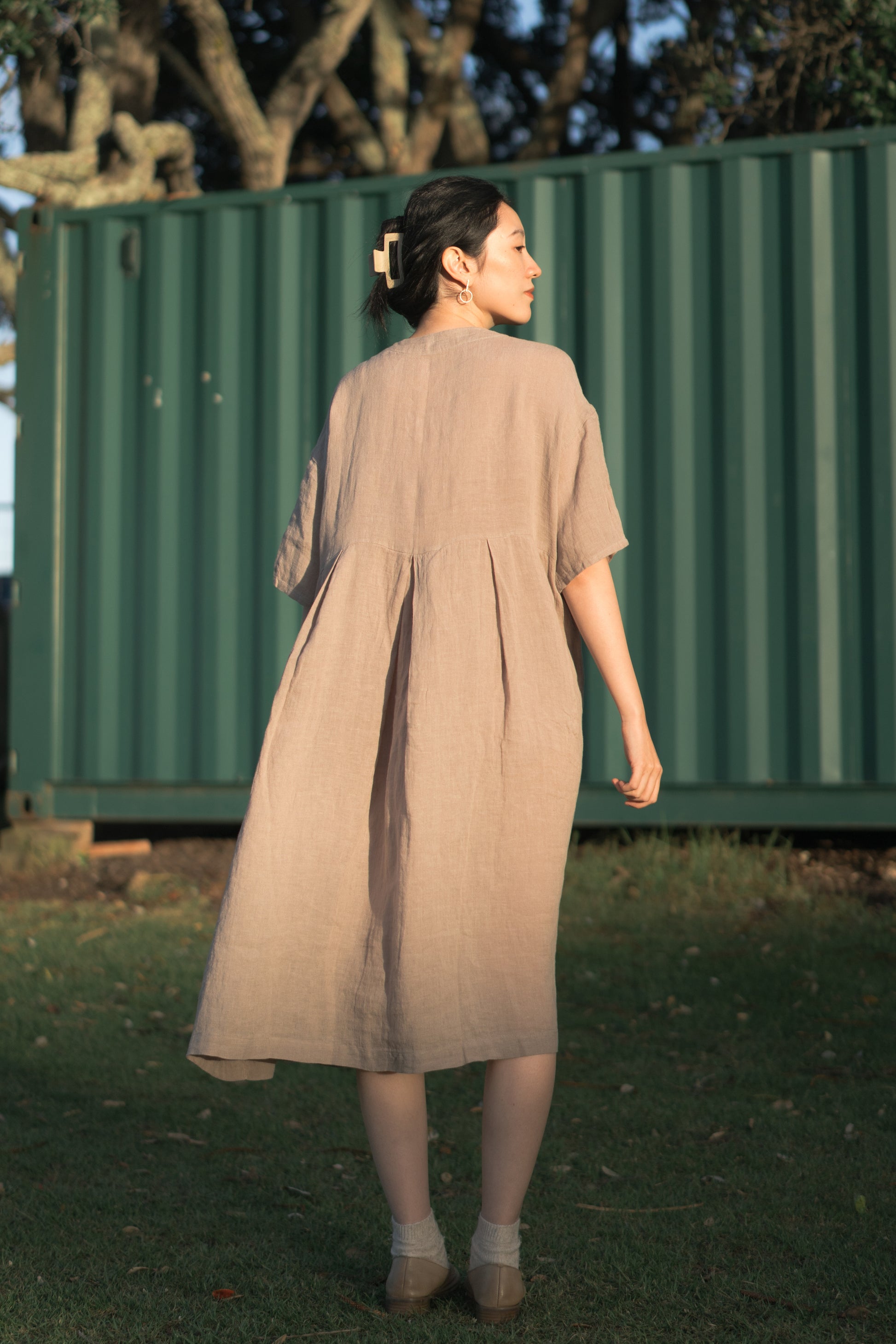 Pleated buttoned tee dress in natural linen