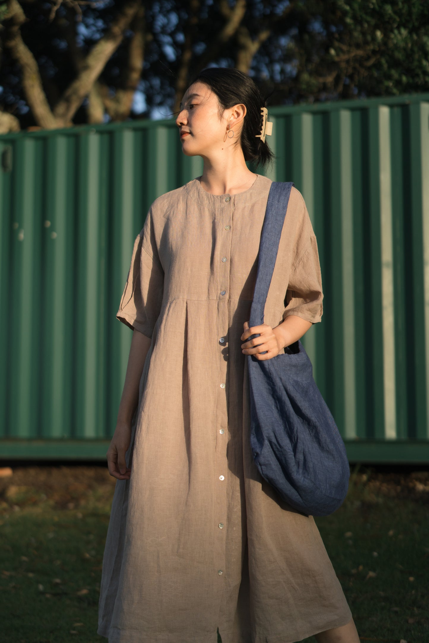 Pleated buttoned tee dress in natural, 100% linen