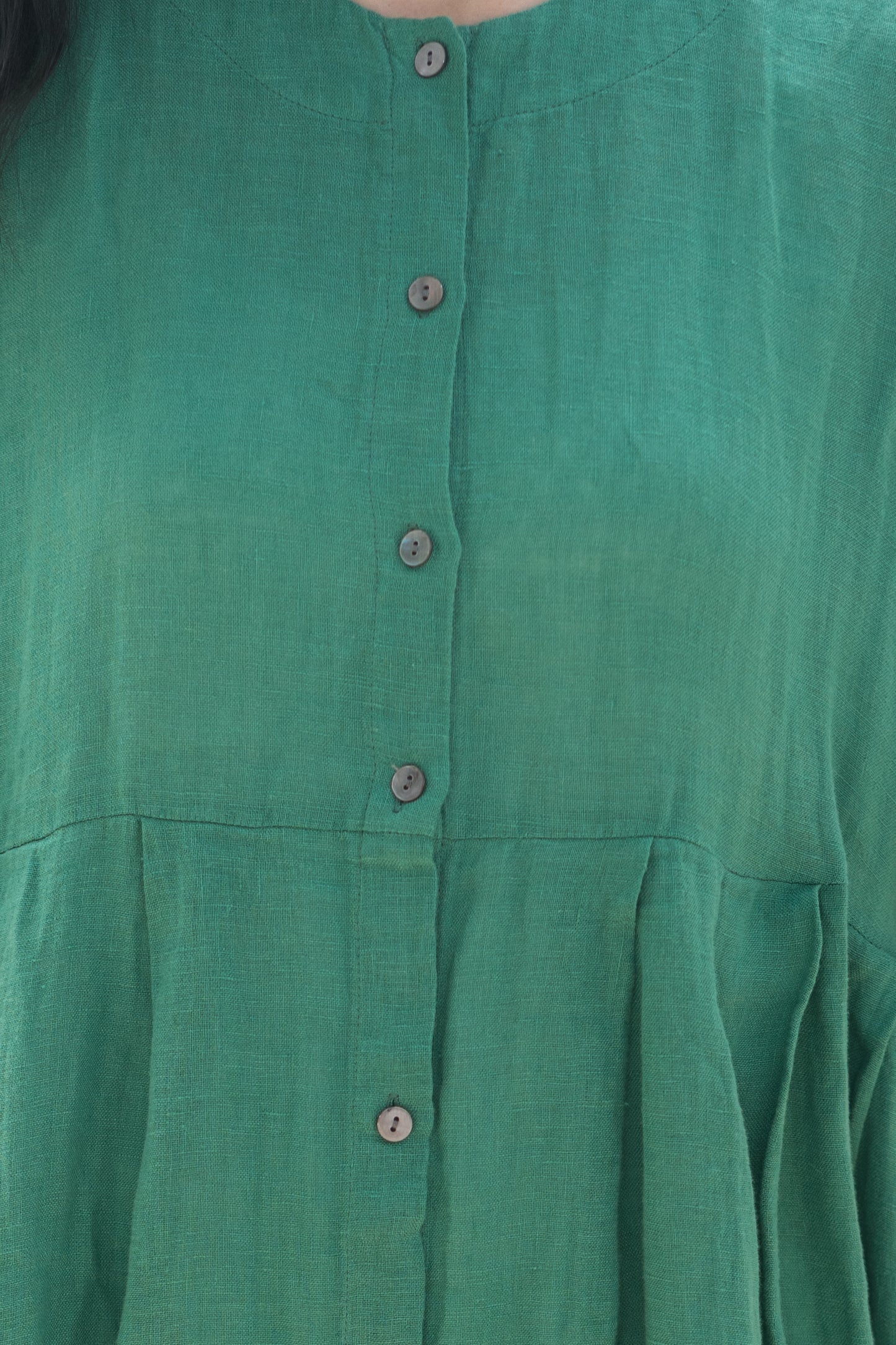 Pleated buttoned tee dress in deep green, 100% linen