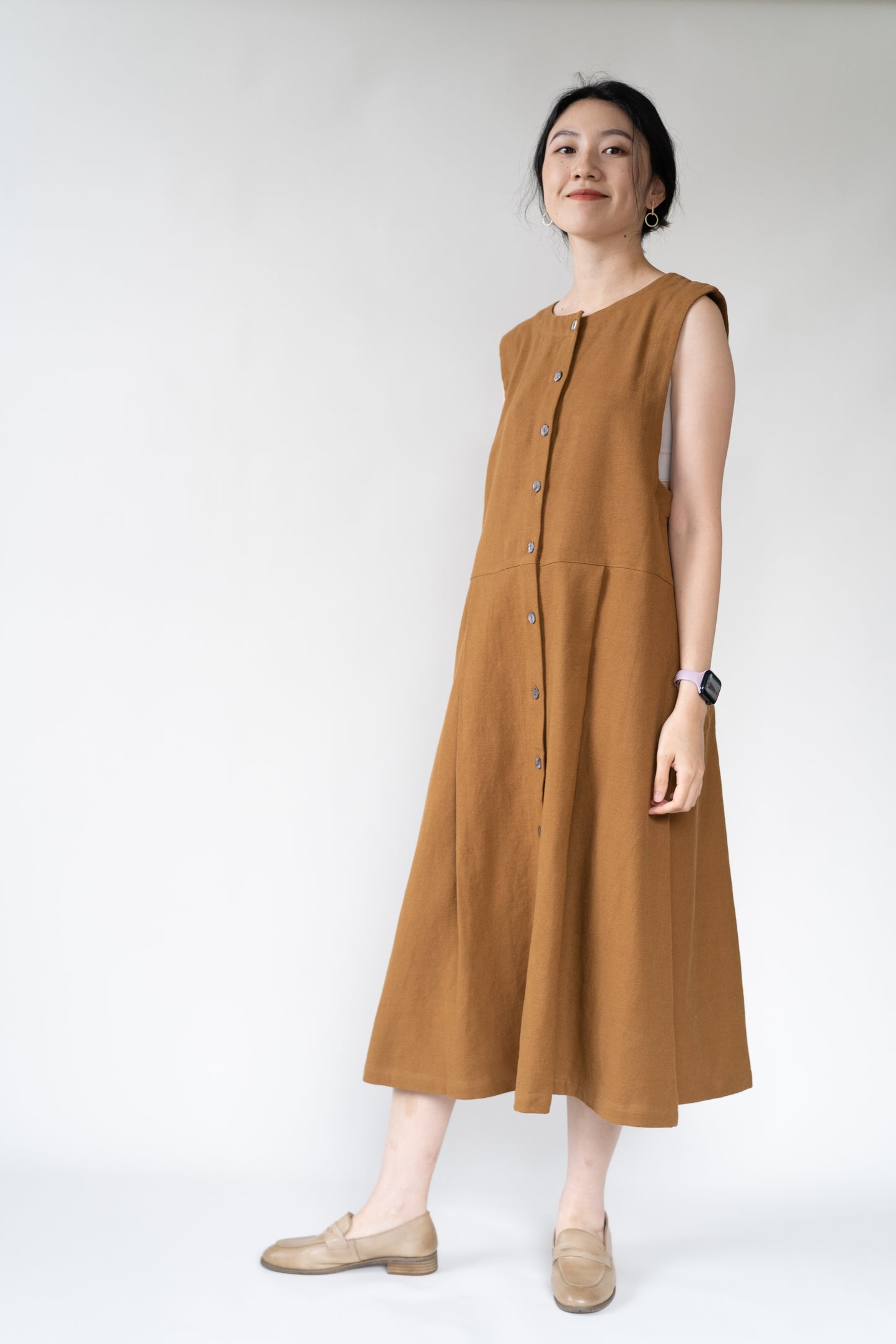 Sleeveless two-sided pinafore dress in brown, cotton and linen blend