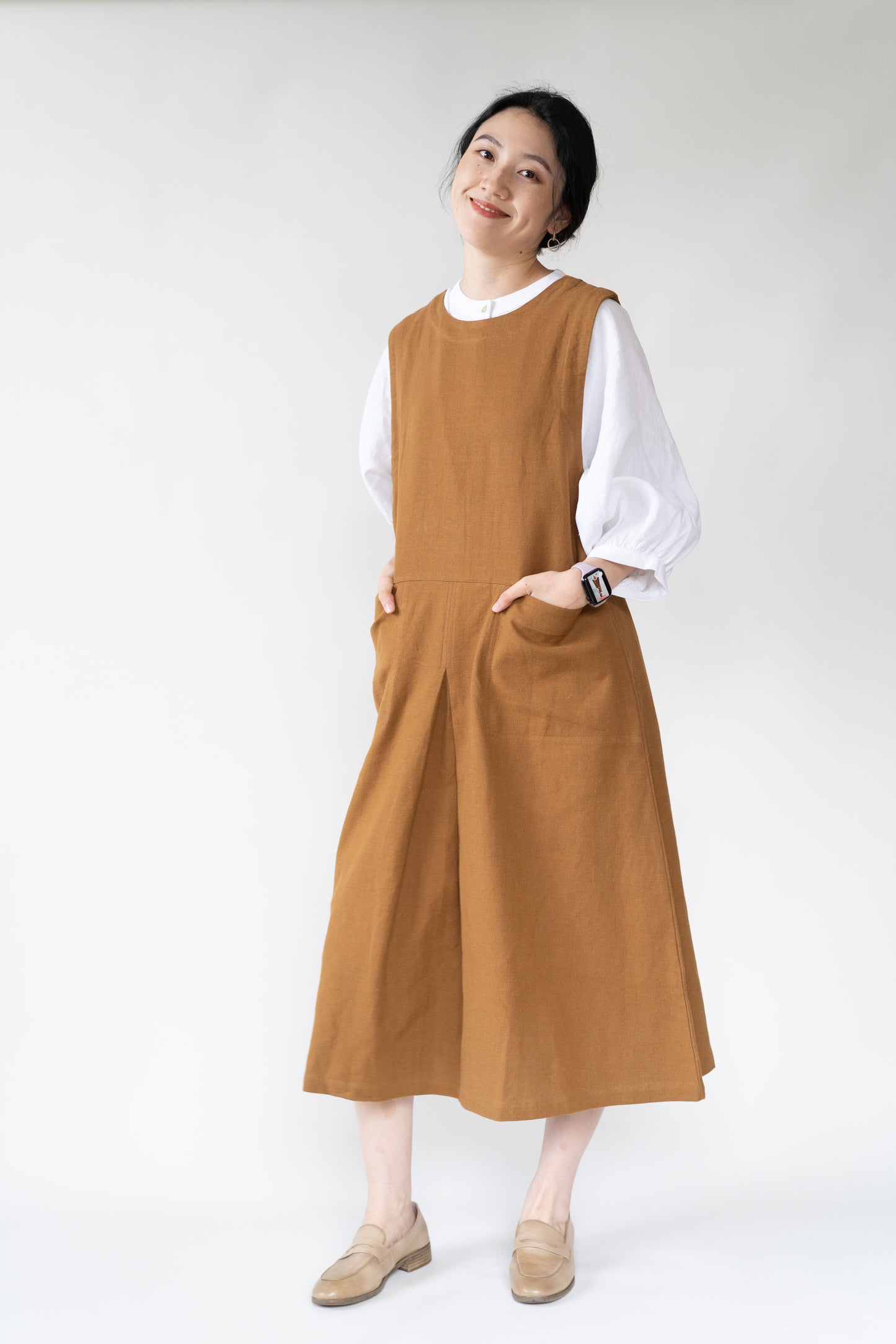 Sleeveless two-sided pinafore dress in brown, cotton and linen blend