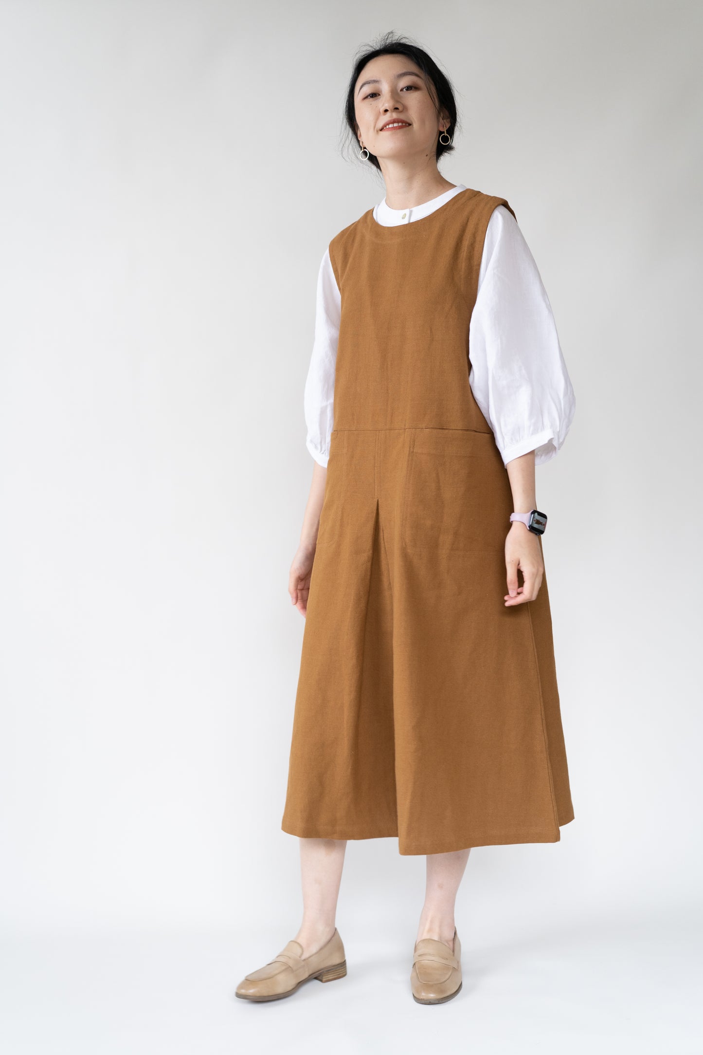 Sleeveless two-sided pinafore dress in brown, cotton and linen blend