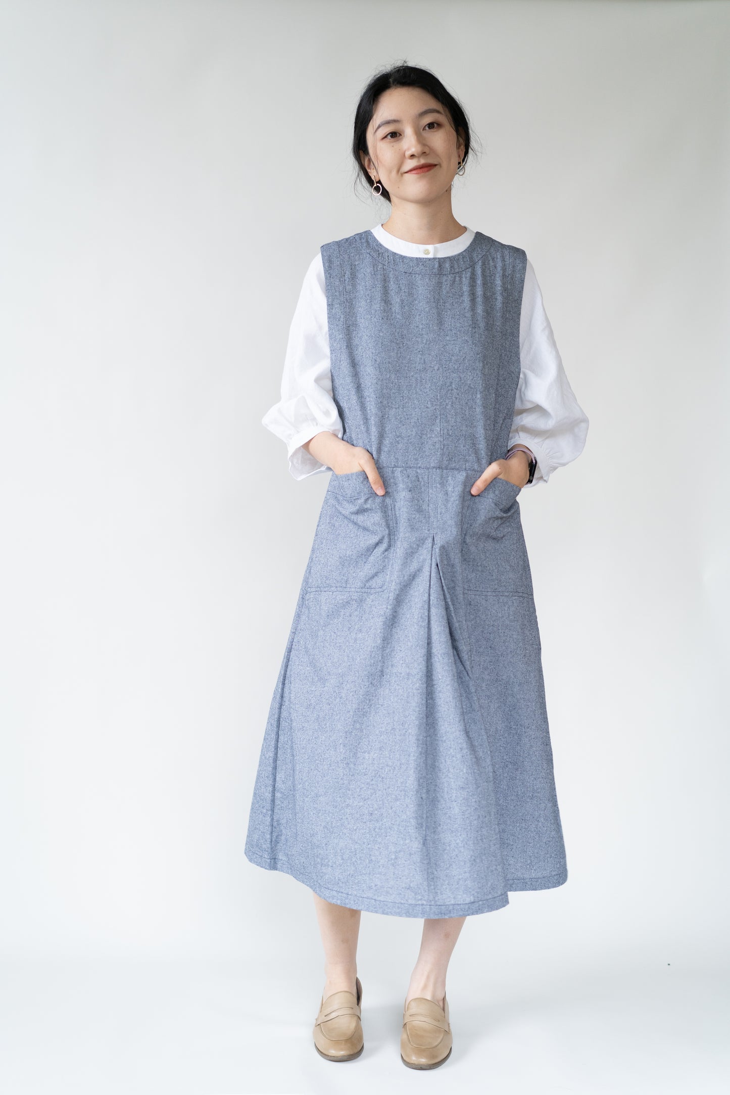 Sleeveless two-sided pinafore dress in dusty blue, 100% cotton