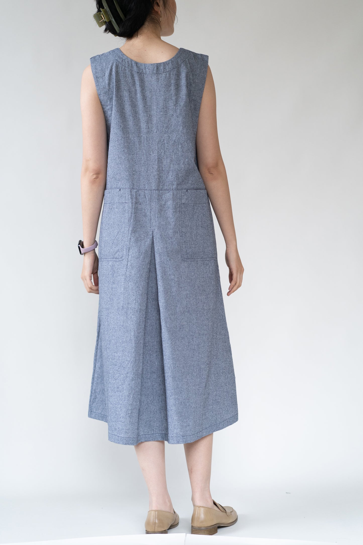 Sleeveless two-sided pinafore dress in dusty blue, 100% cotton