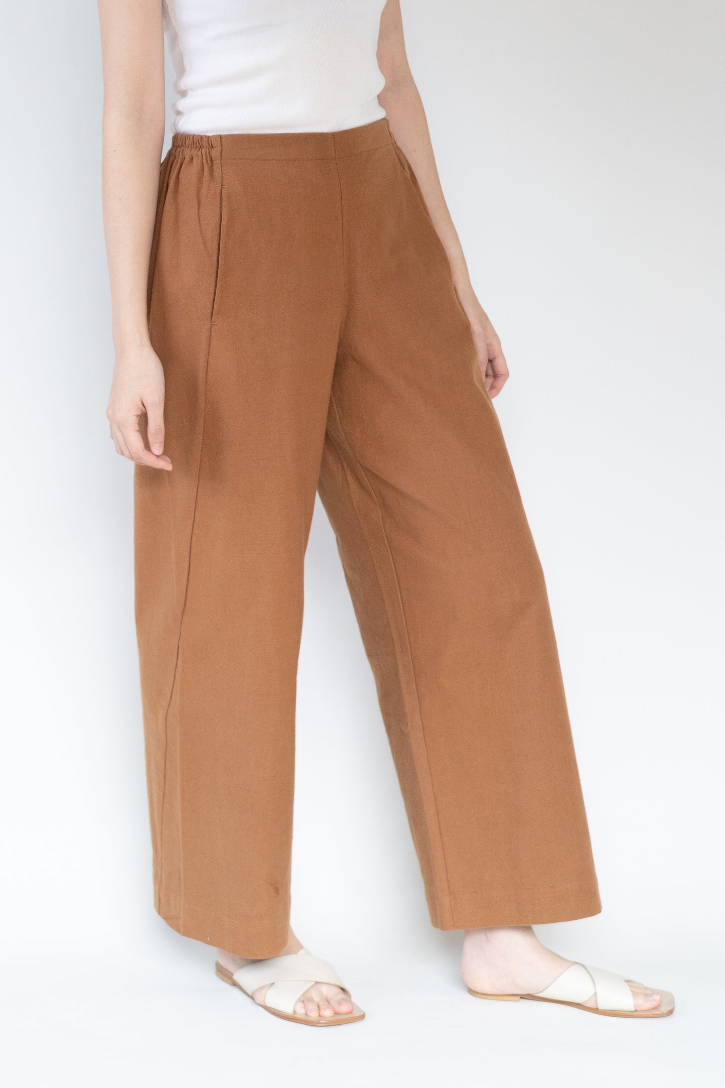 Stretchy wide leg pants in caramel, 100% cotton