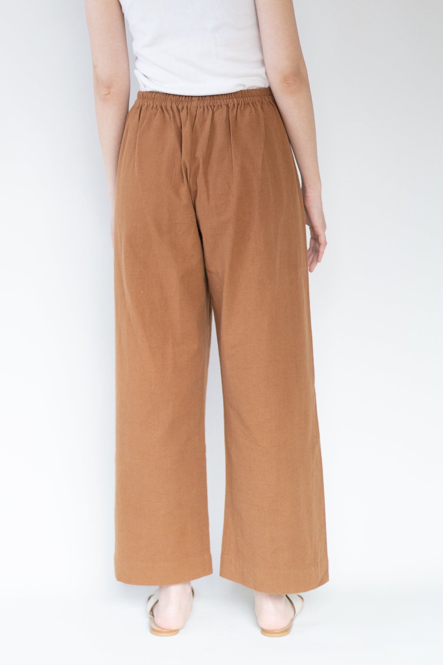 Stretchy wide leg pants in caramel, 100% cotton