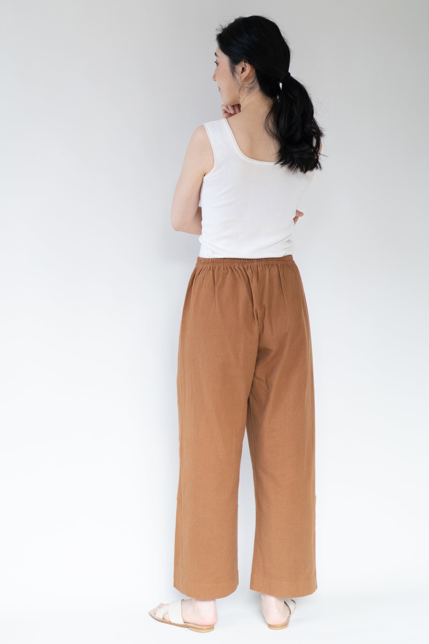 Stretchy wide leg pants in caramel, 100% cotton