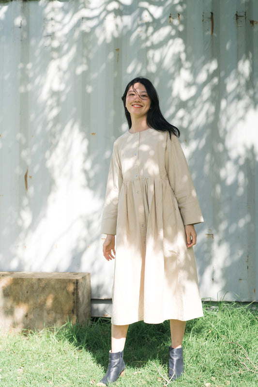 Two-sided dress in cream, cotton and linen blend