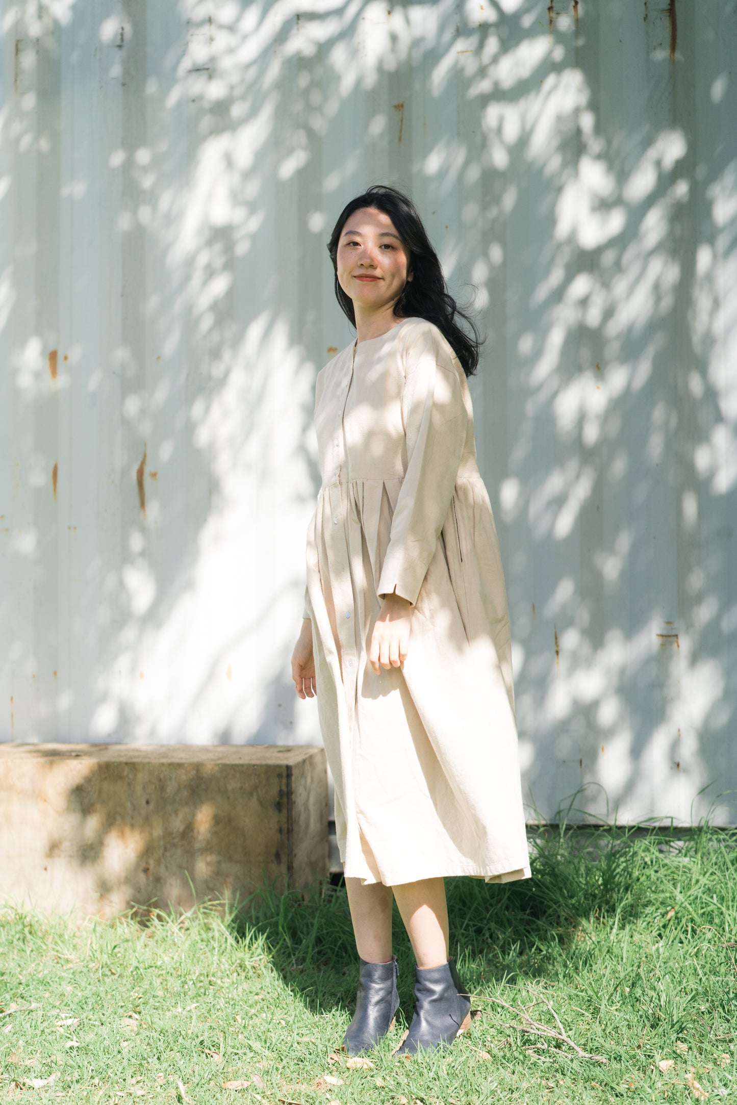 Two-sided dress in cream, cotton and linen blend