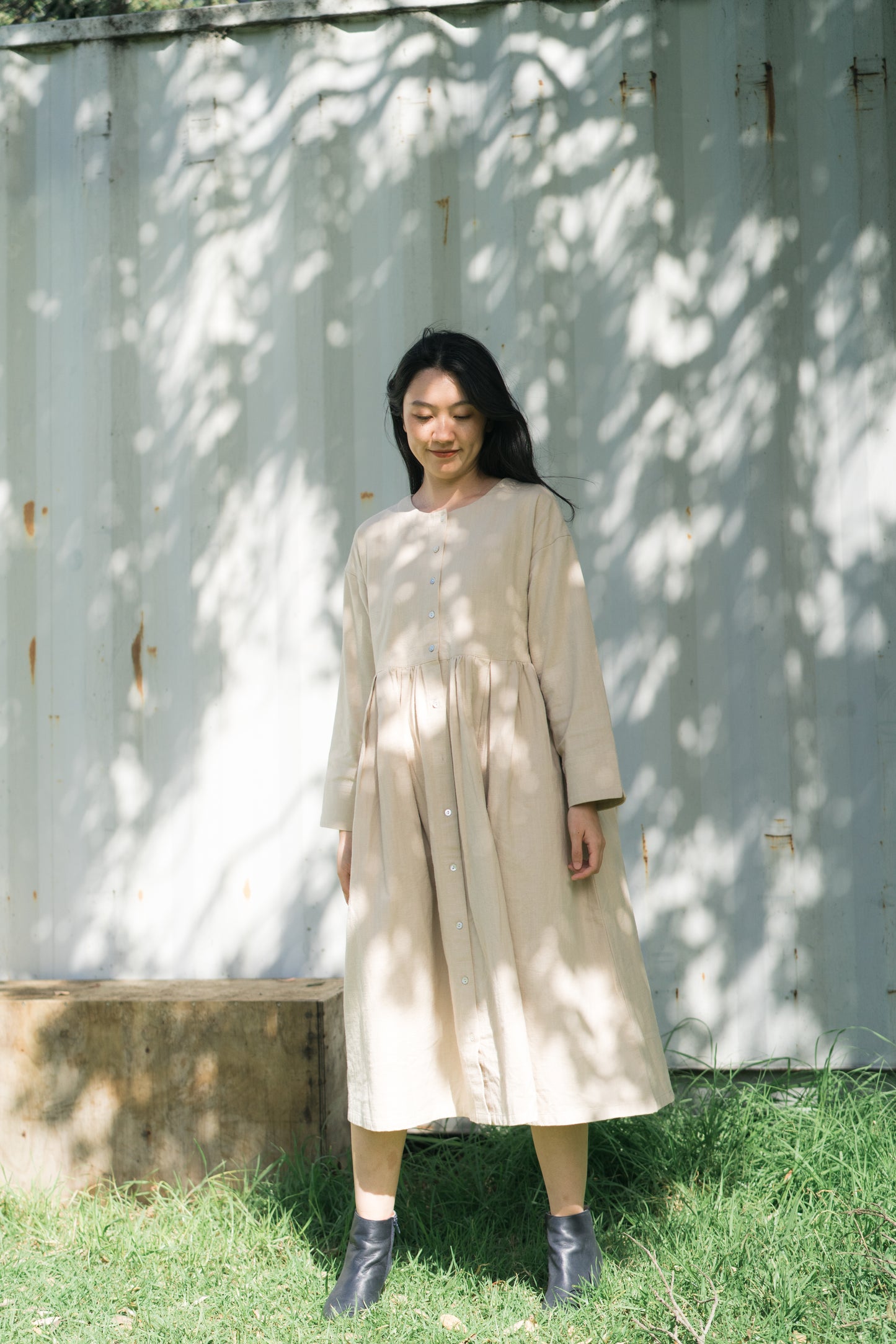 Two-sided dress in cream, cotton and linen blend