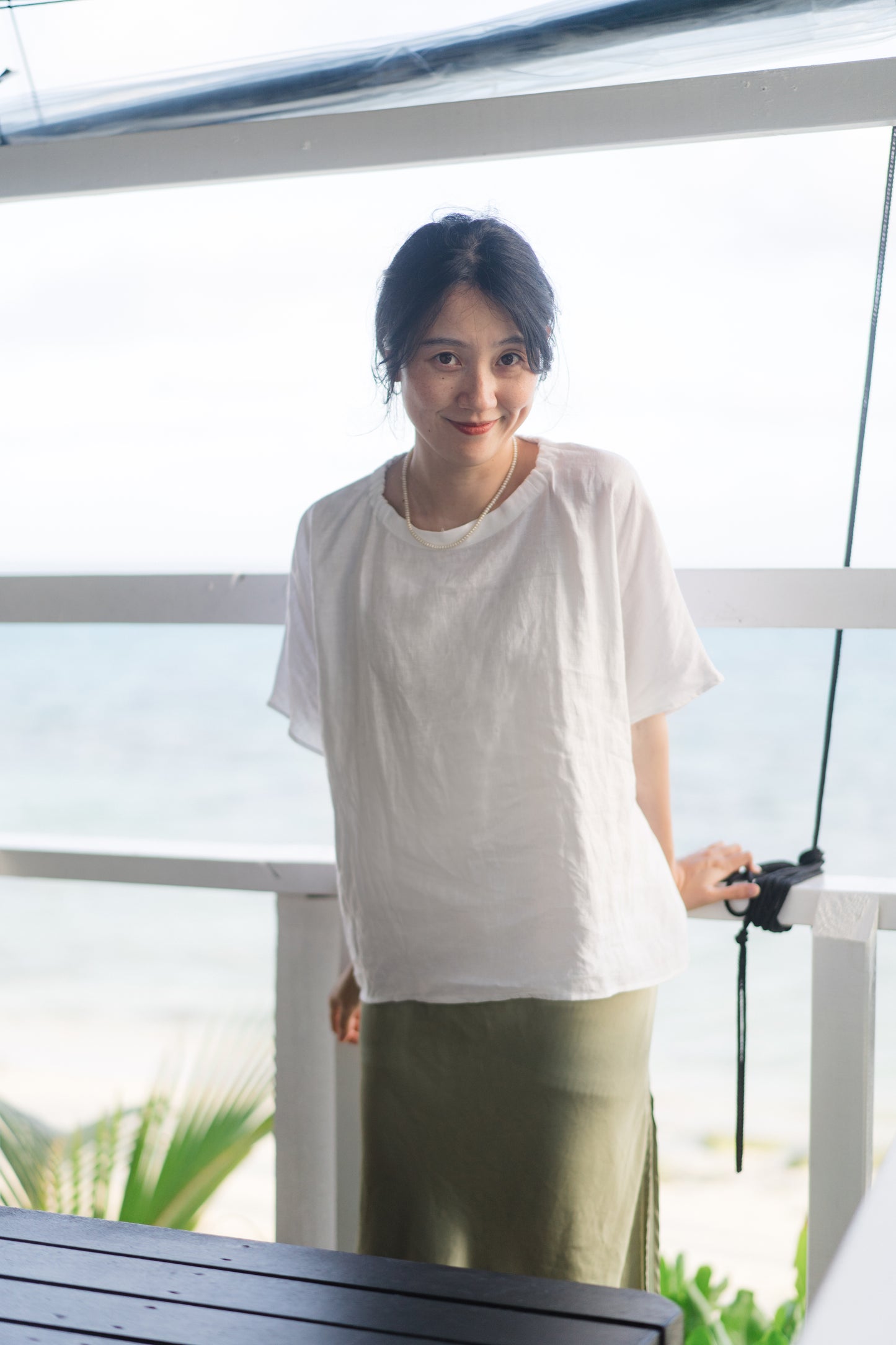 Batwing sleeve shirt in white, 100% linen