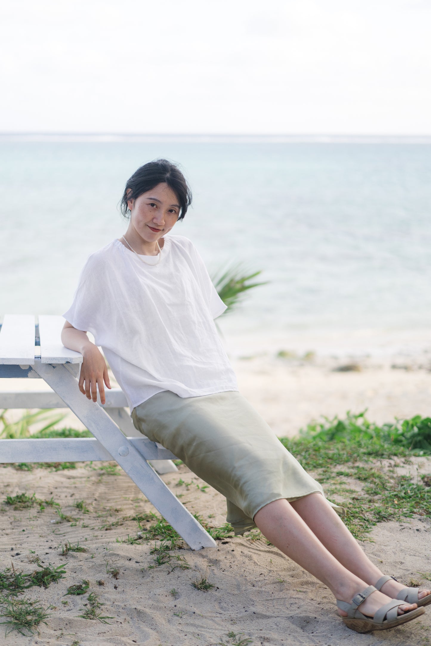 Batwing sleeve shirt in white, 100% linen