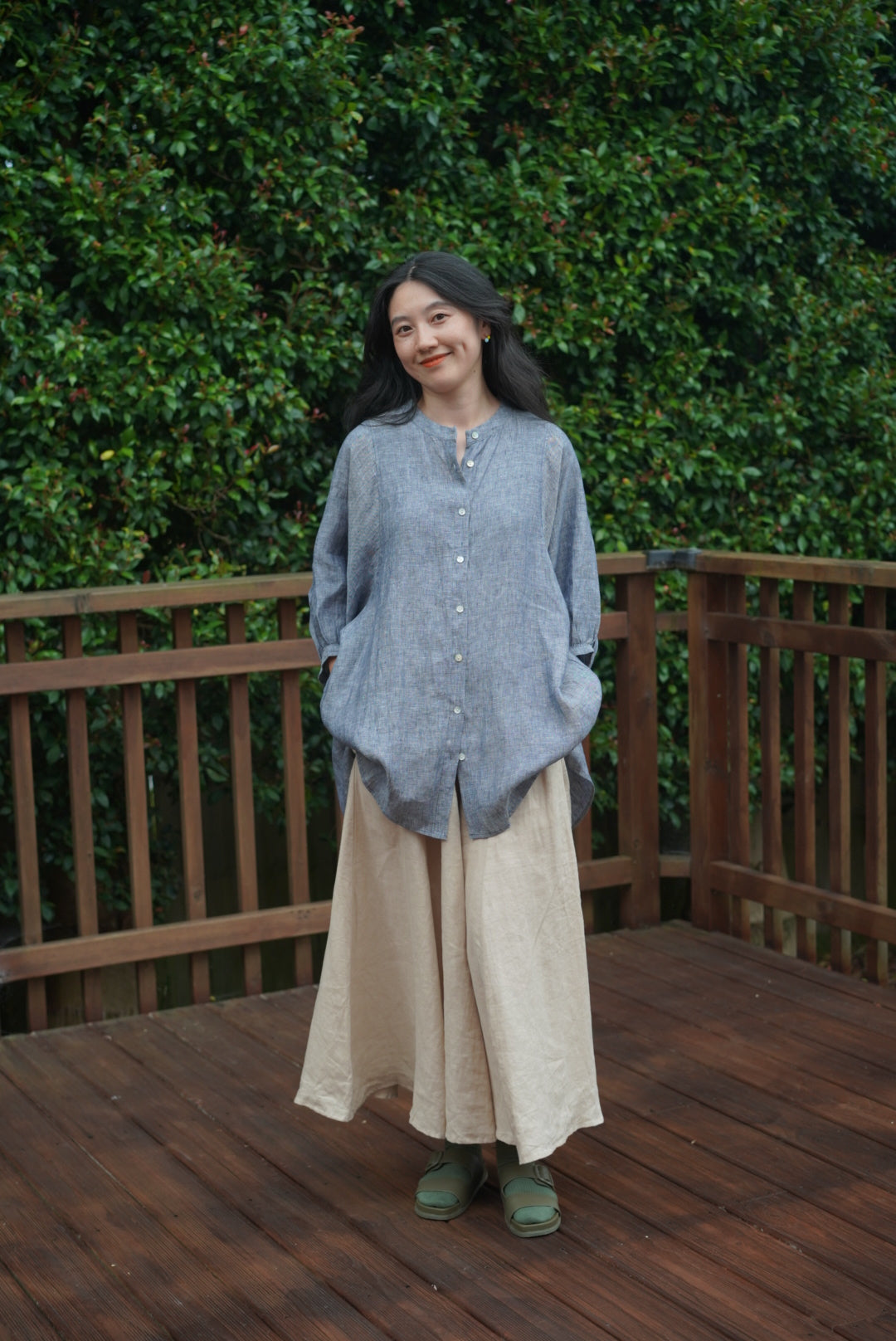 Balloon sleeve shirt in blue-grey, 100% linen