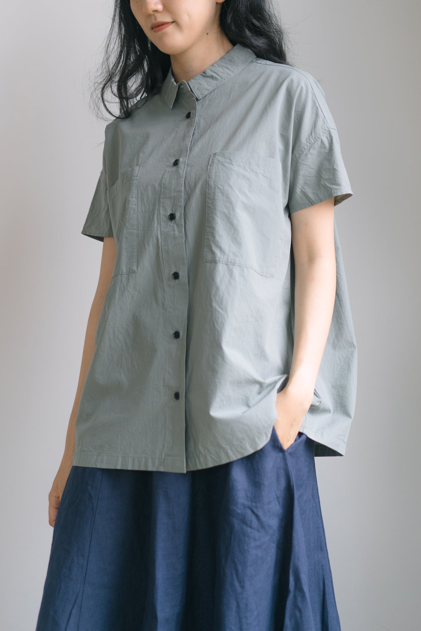 Cap sleeve shirt in dusty grey, 100% cotton