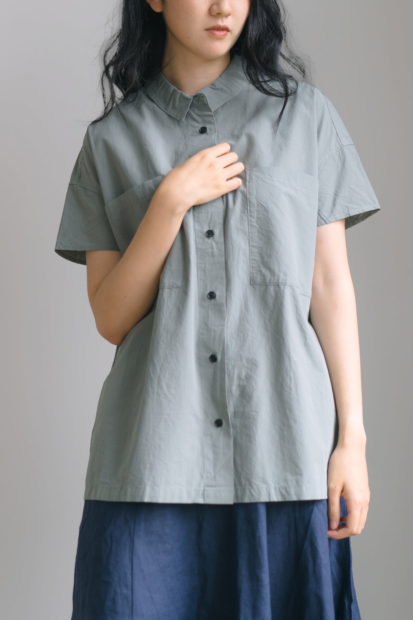 Cap sleeve shirt in dusty grey, 100% cotton