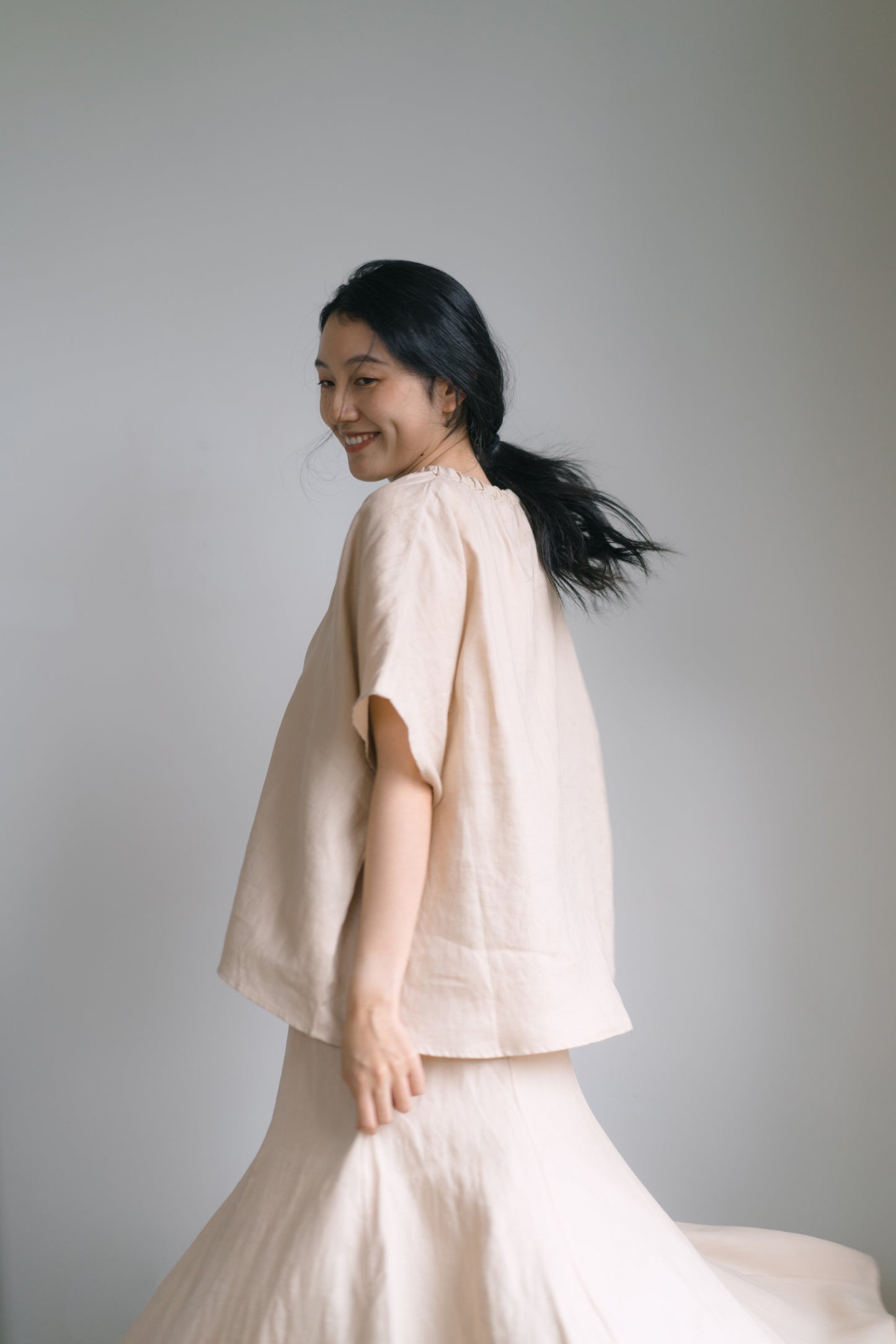 Batwing sleeve shirt in desert sand, 100% linen