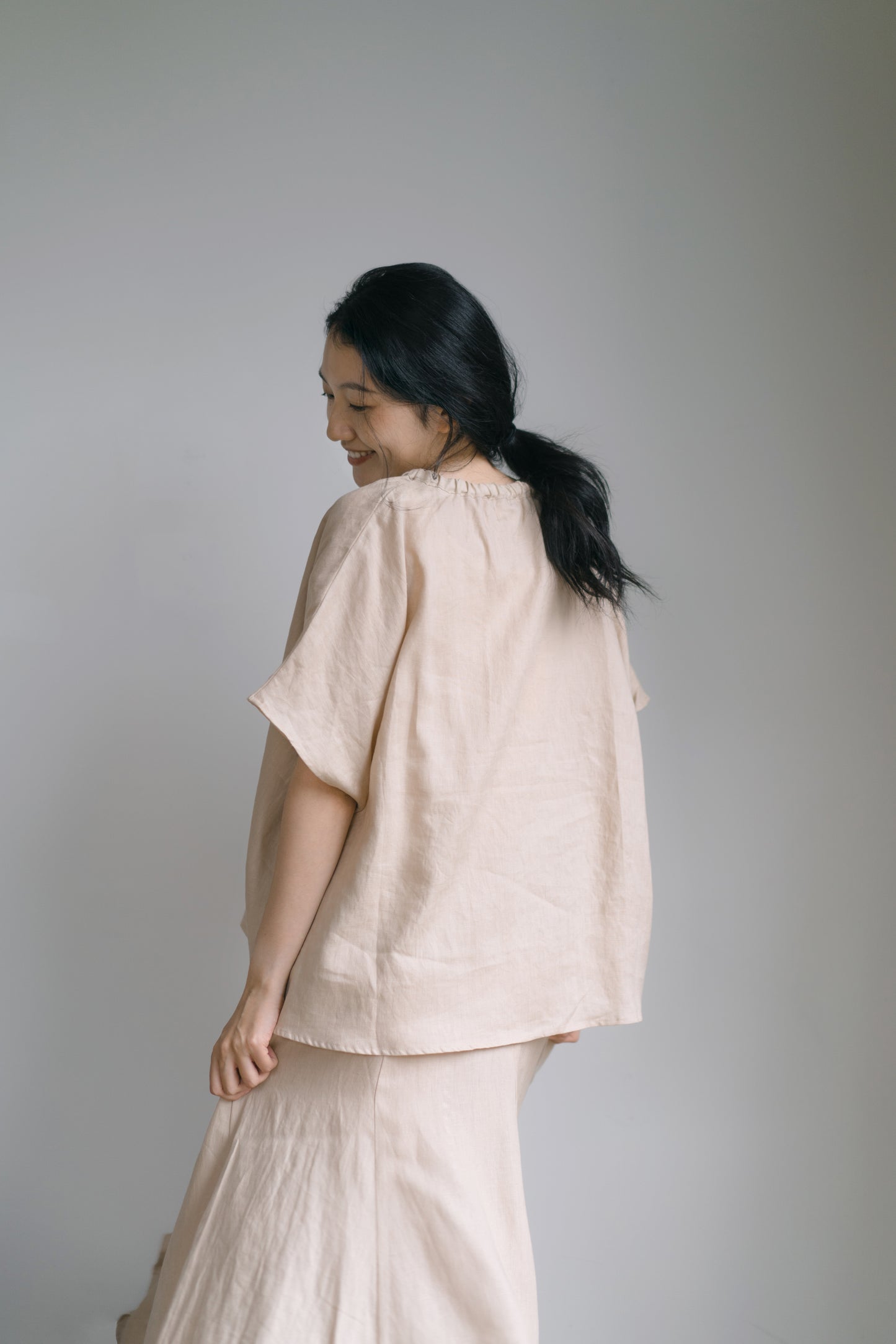 Batwing sleeve shirt in desert sand, 100% linen