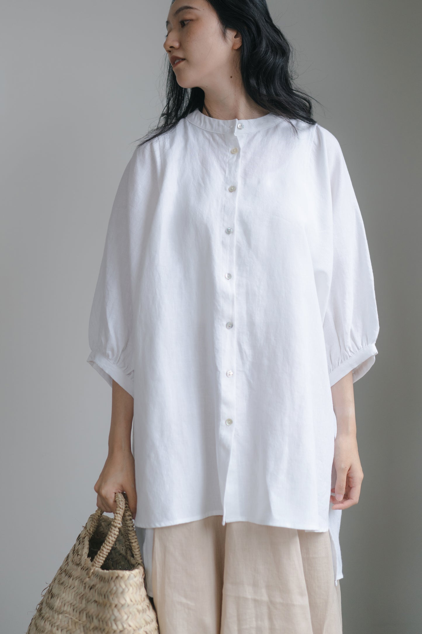 Balloon sleeve shirt in white, 100% linen