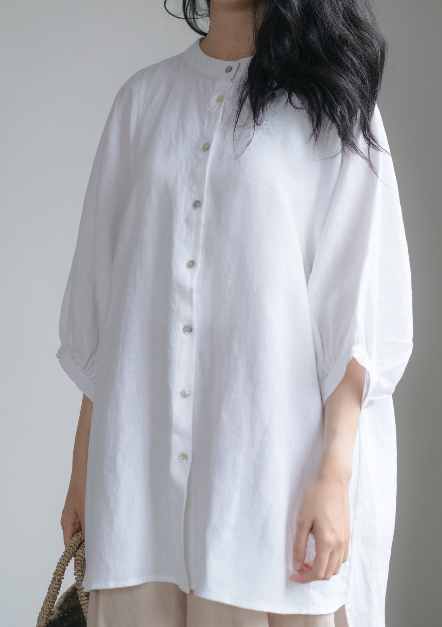 Balloon sleeve shirt in white, 100% linen