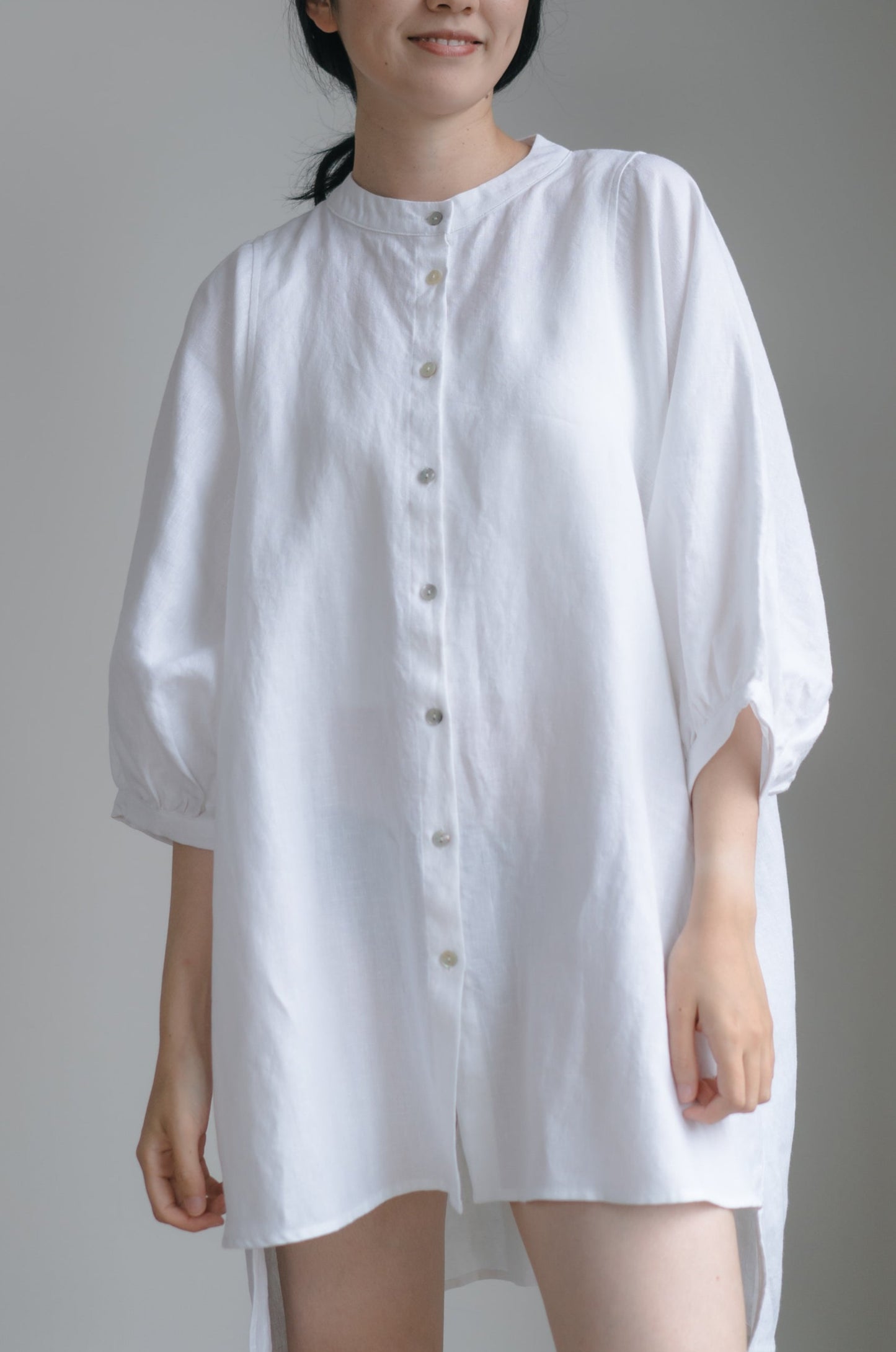 Balloon sleeve shirt in white, 100% linen