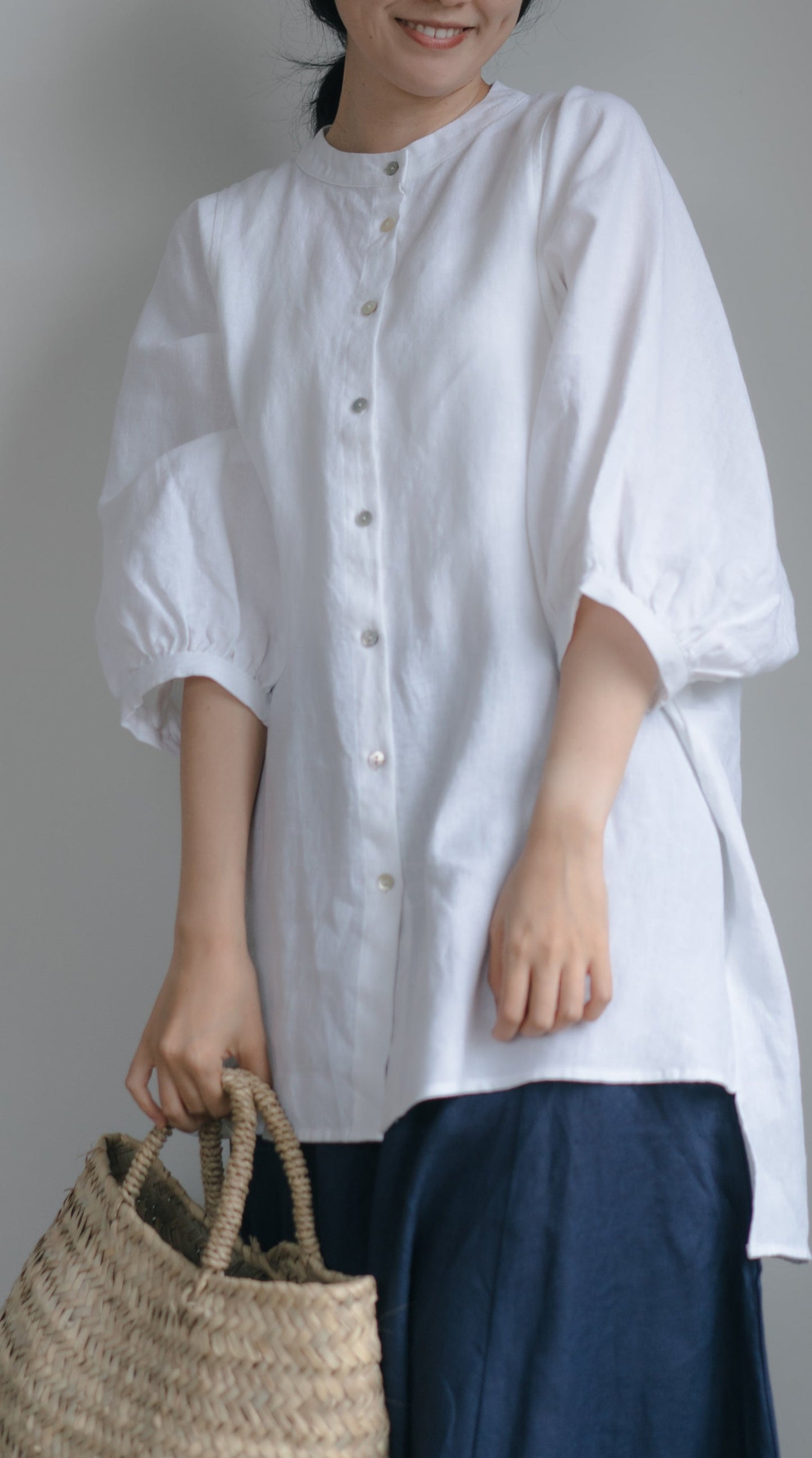 Balloon sleeve shirt in white, 100% linen