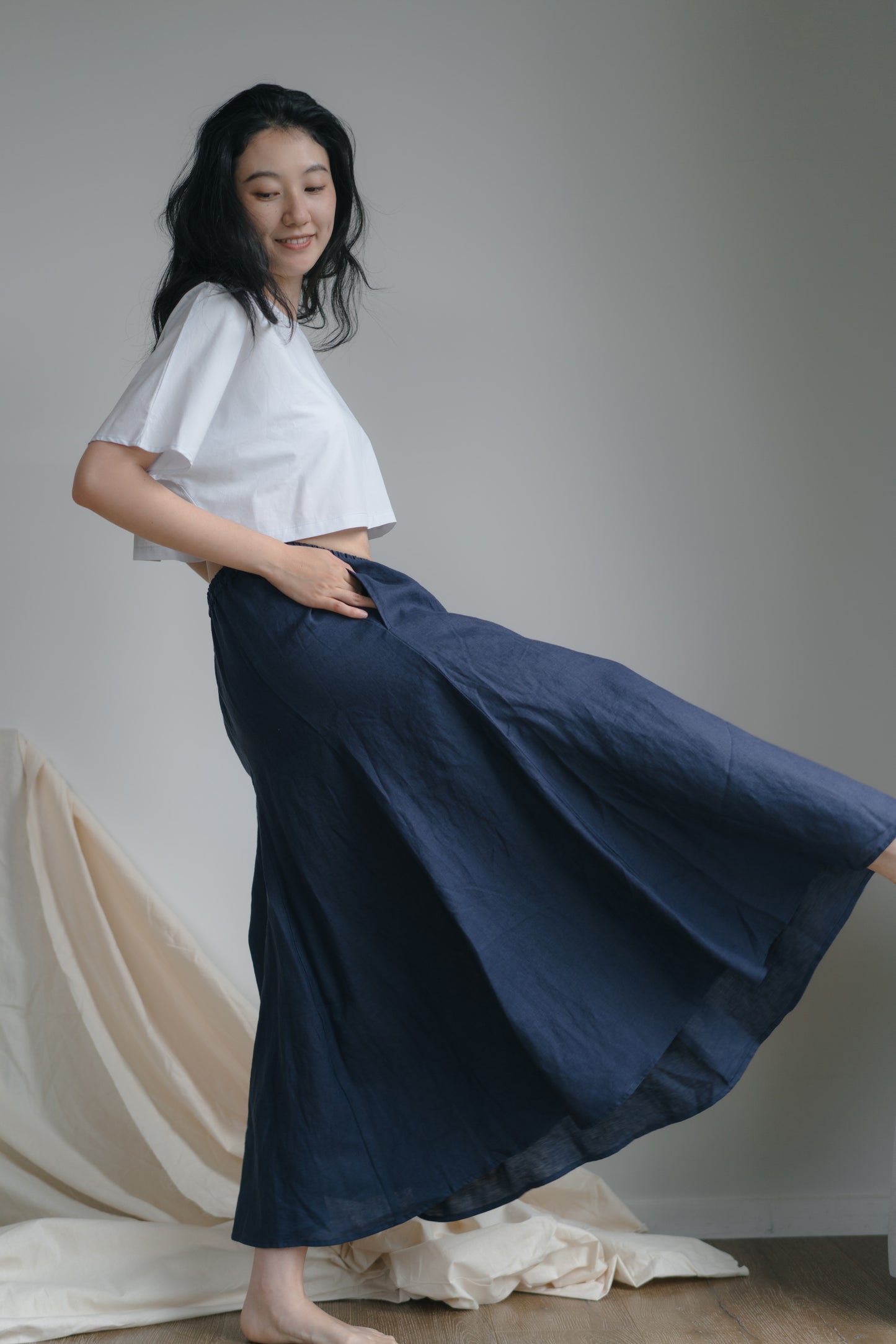 Everyday flare midi skirt in navy blue, 100% linen