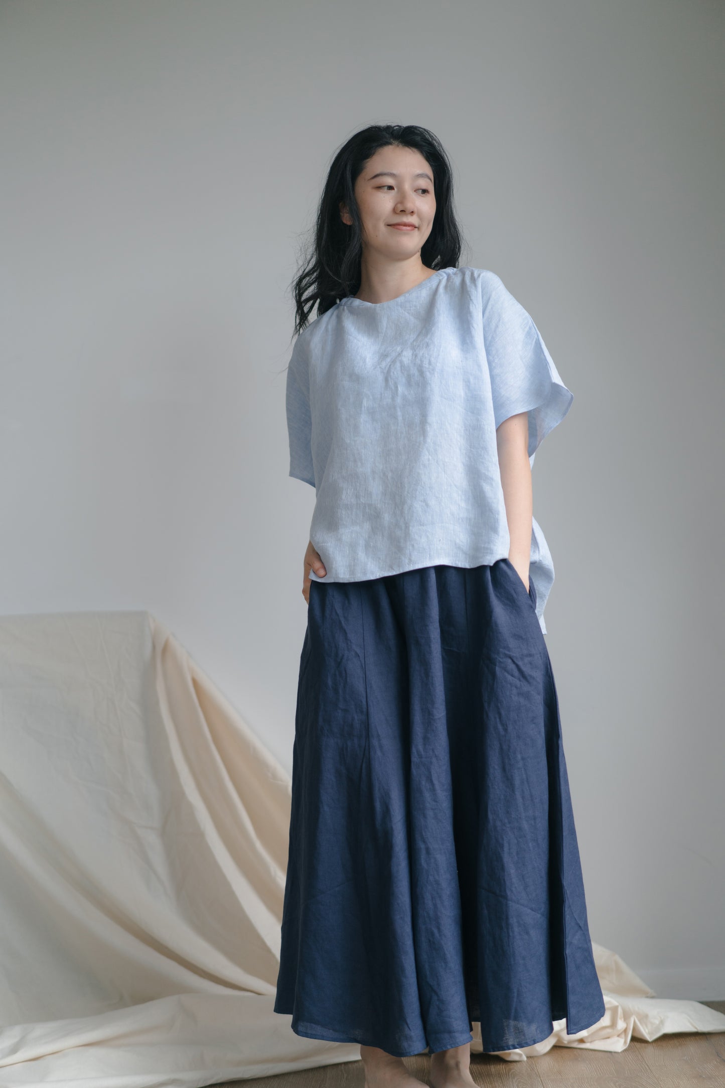 Batwing sleeve shirt in cloudy blue, 100% linen